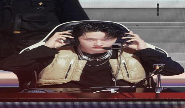 王一博在和平精英压枪 王一博在和平精英压枪